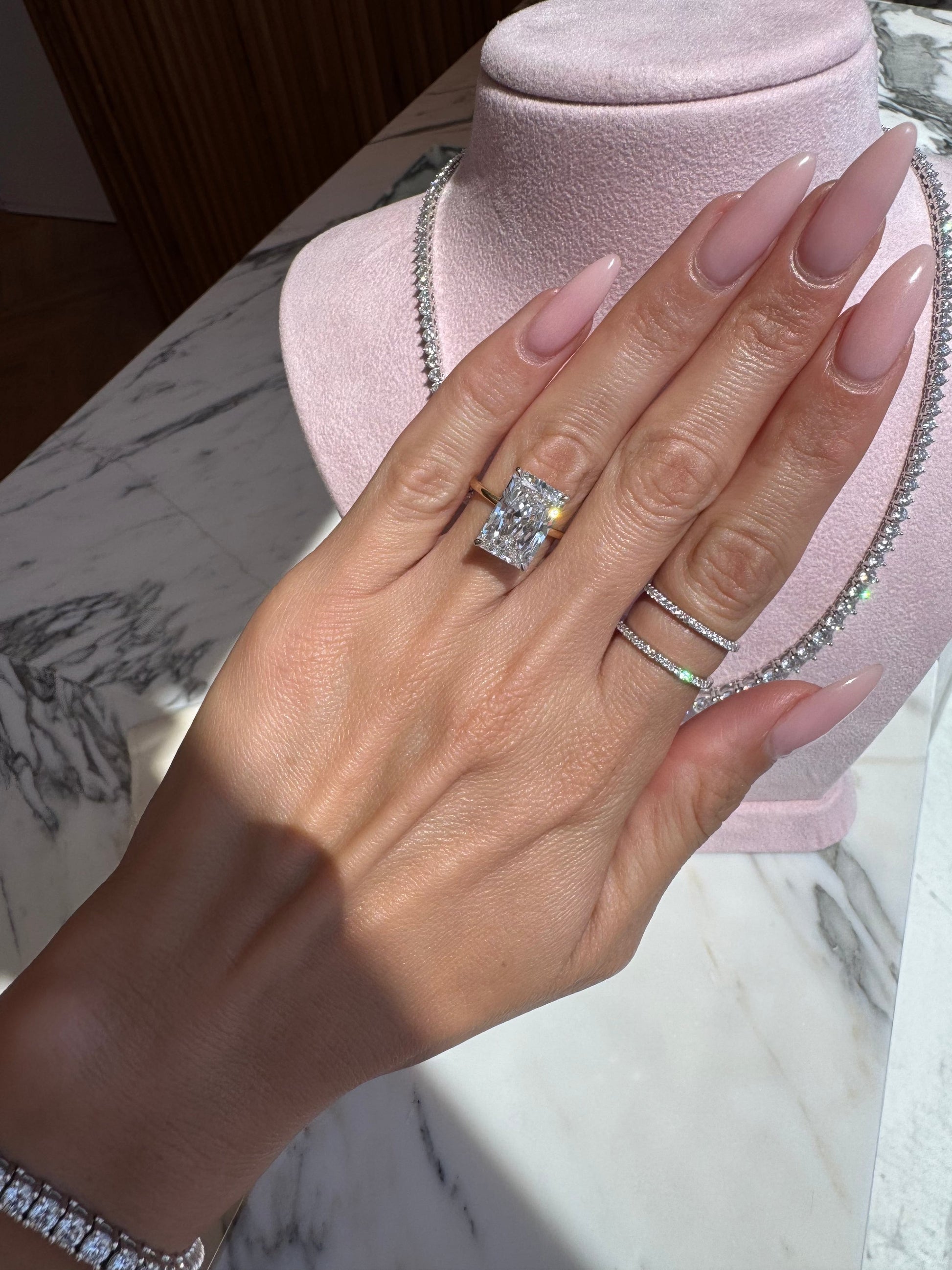 Image in unsupported format format (Double_Band_Benz_Diamonds_2.heic)