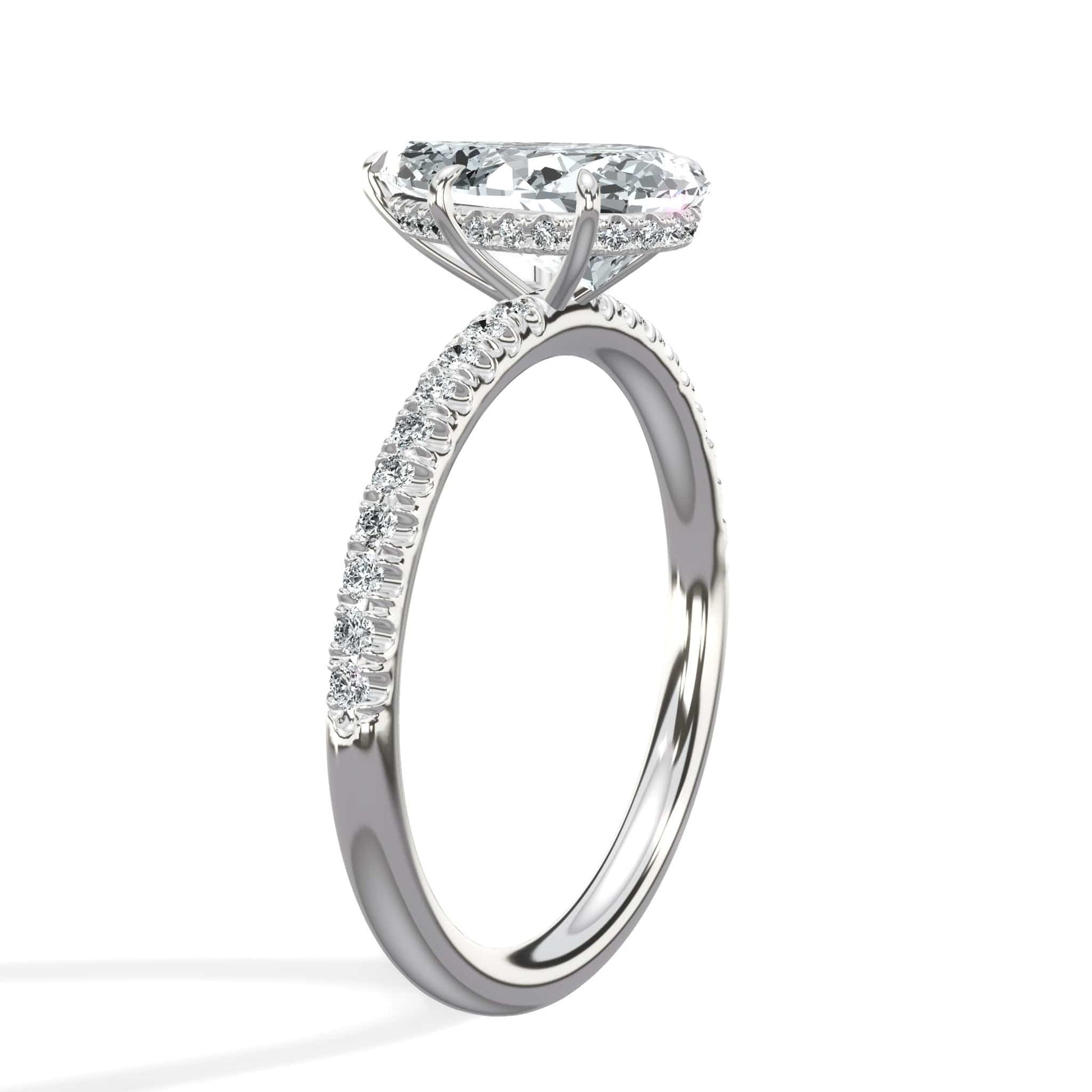 Pear diamond ring in white gold