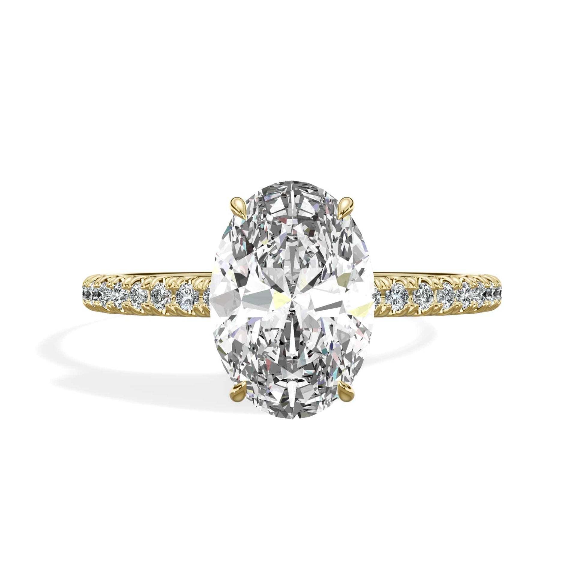 Oval diamond ring in yellow gold