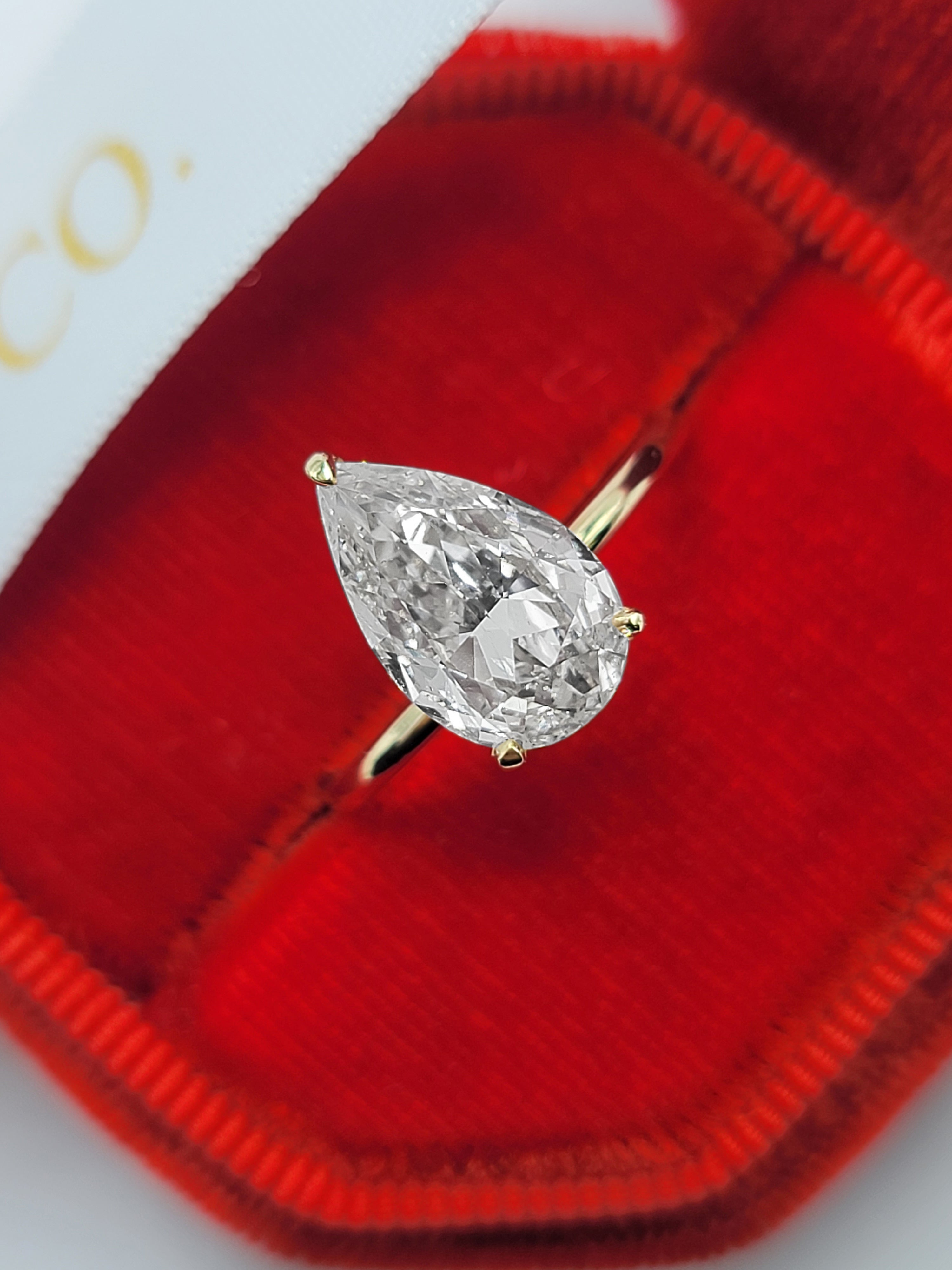 2.00 ct Pear Shaped J/VS1 Diamond Solitaire Engagement Ring 14K Yellow Gold