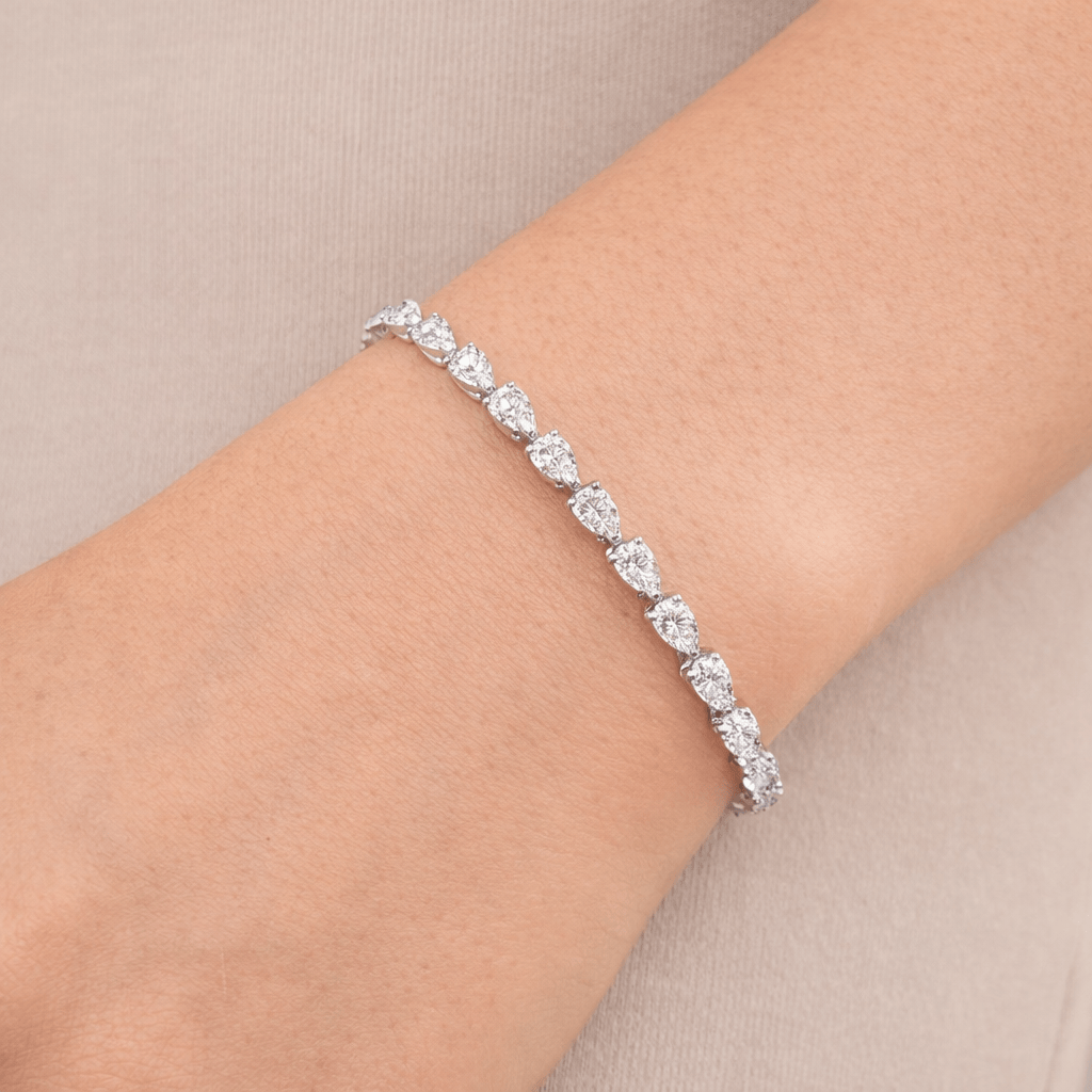 5.65 ct Pear Shaped Colorless Diamond East-West Tennis Bracelet