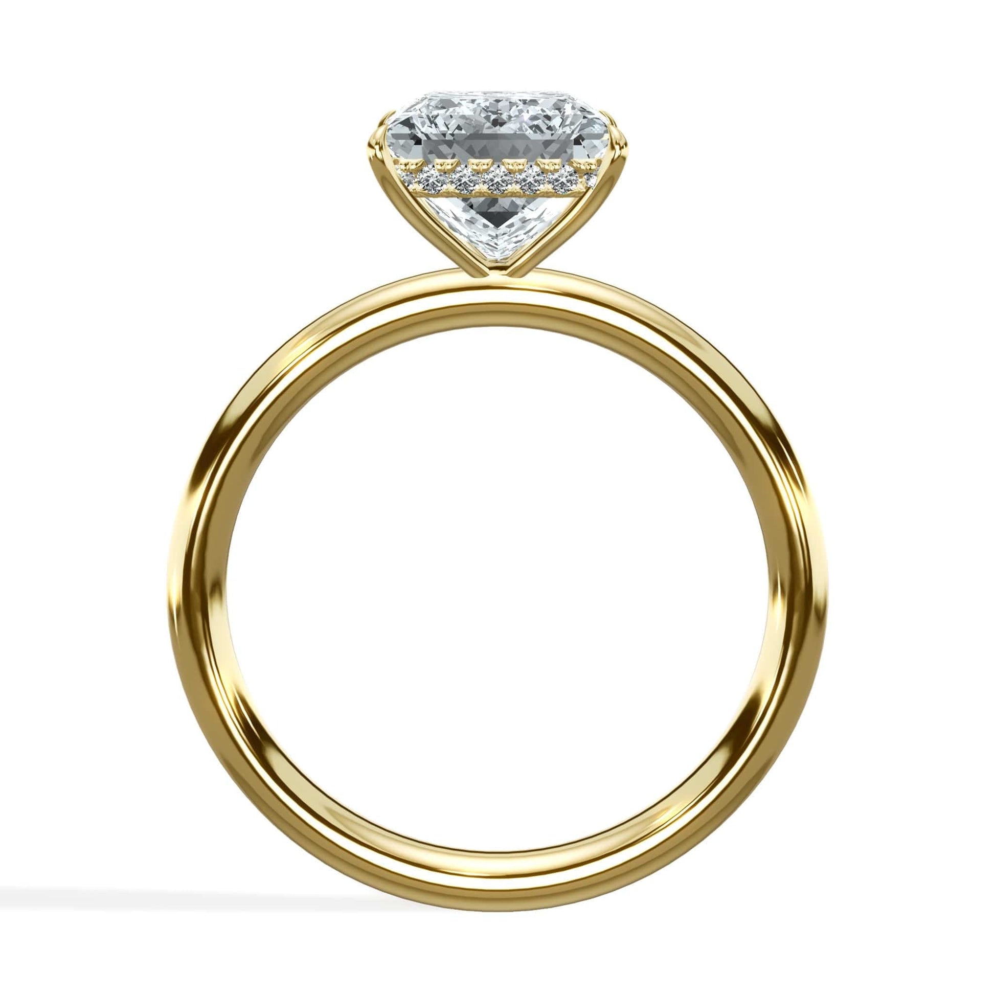 Princess cut diamond ring in yellow gold