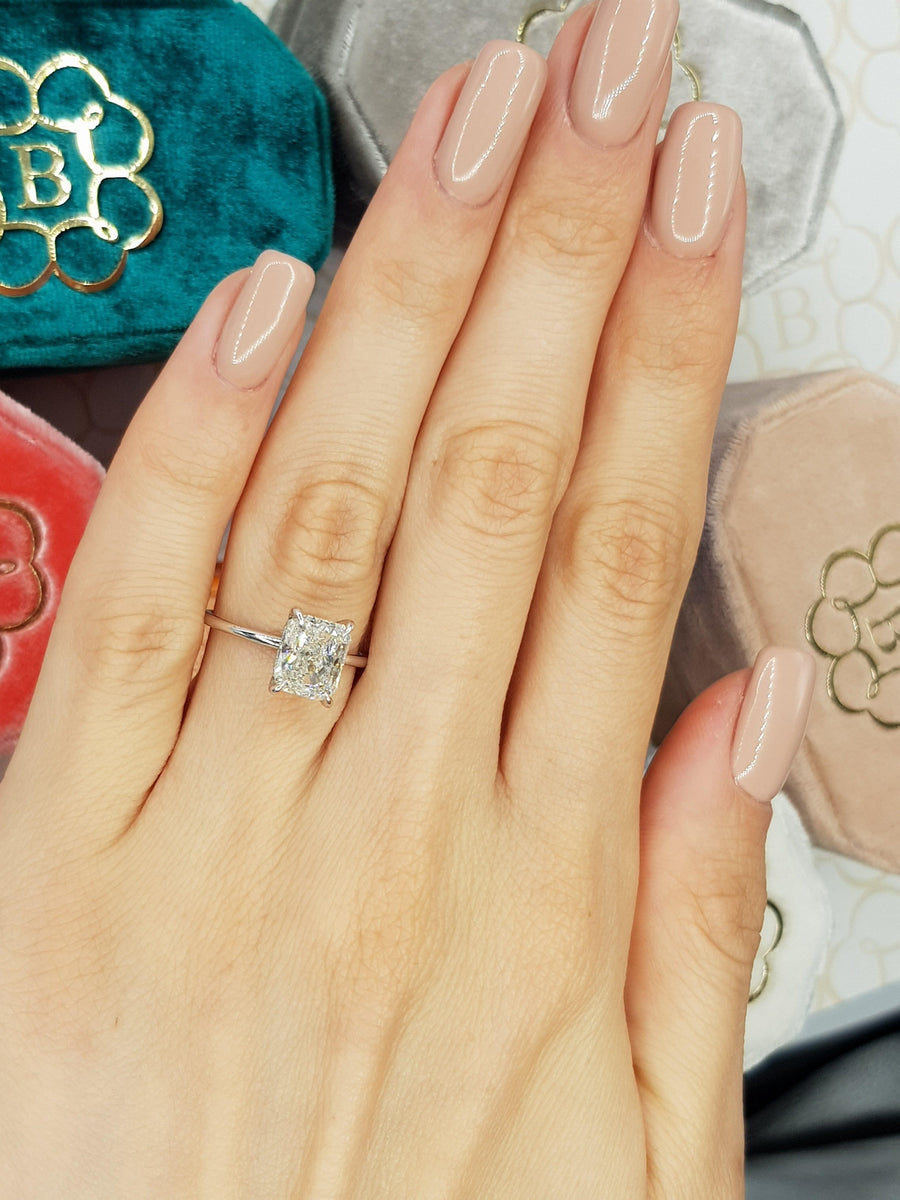 Cushion cut diamond without halo Clearance