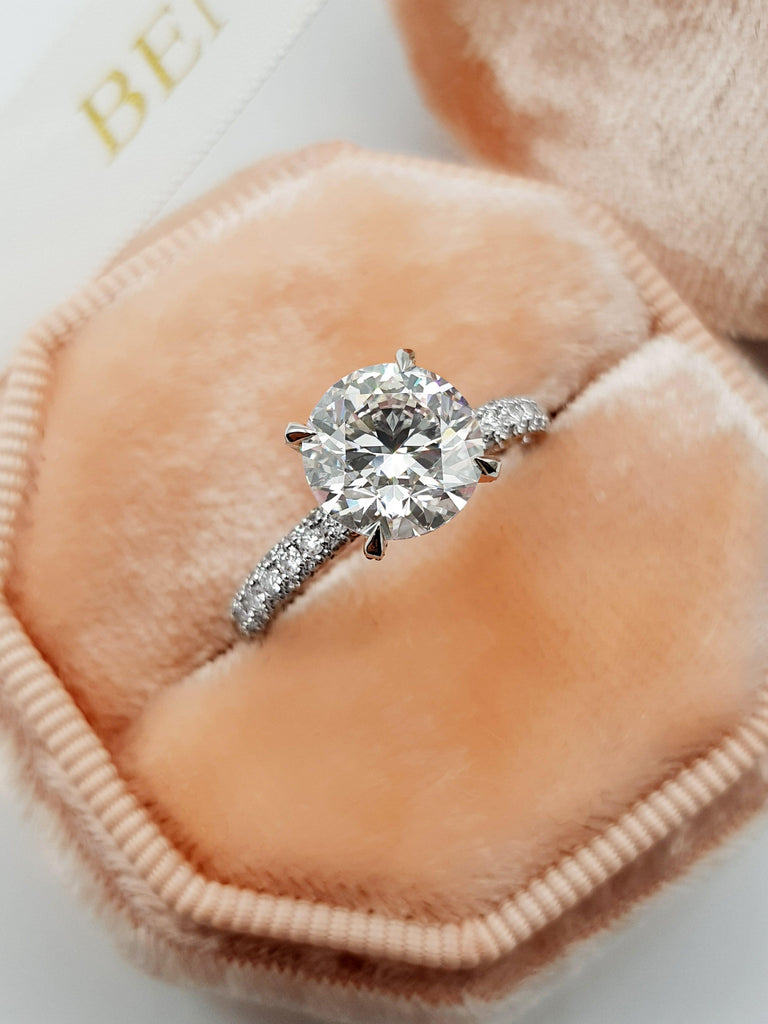 The one round brilliant diamond micropavé engagement ring Clearance