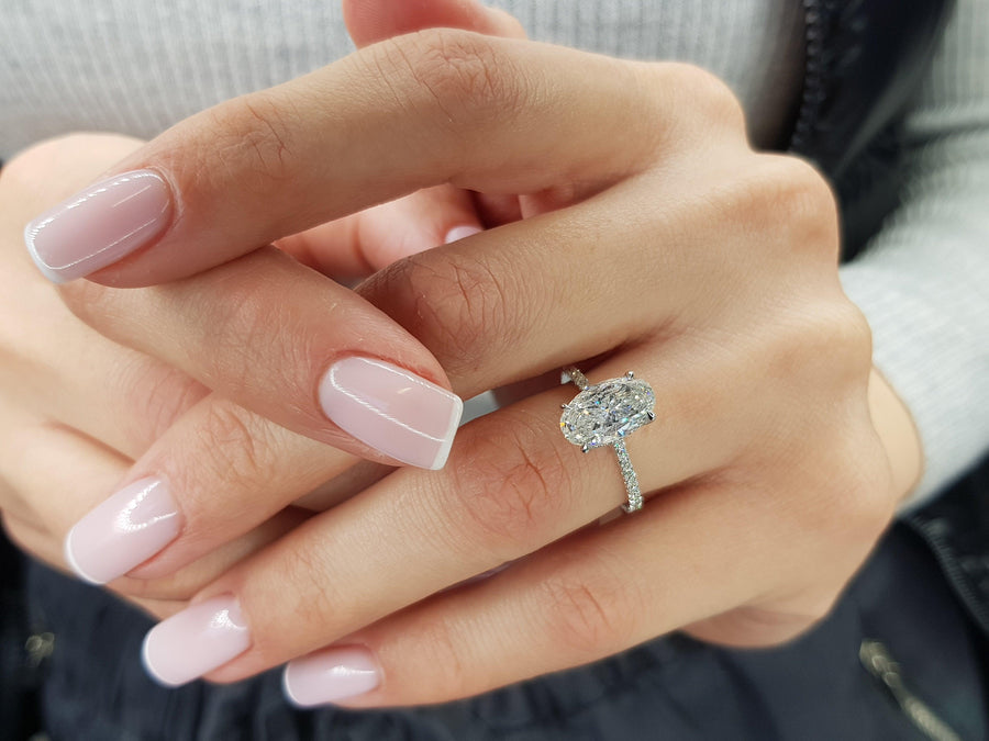 All About Oval Diamond Engagement Rings