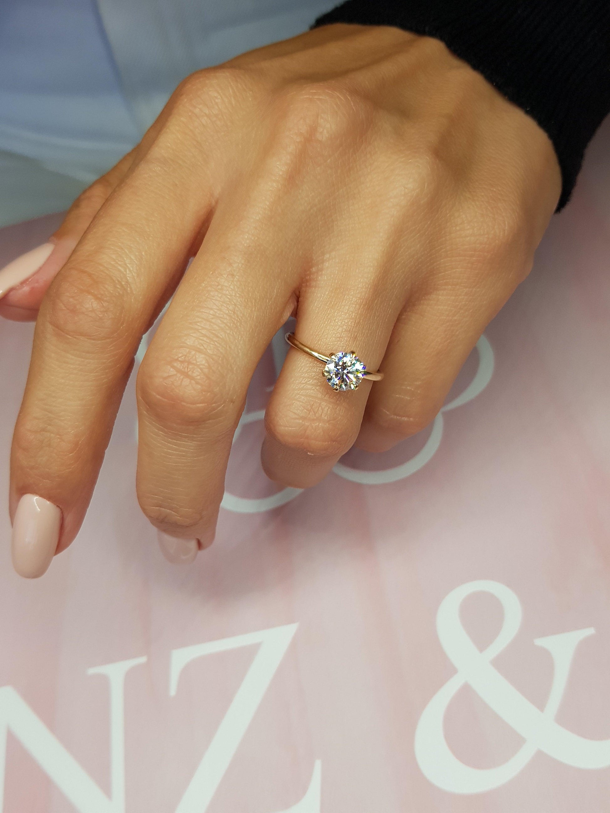 1.01 Carat Round Brilliant Cut Six Prongs Diamond Engagement Ring in Yellow Gold - BenzDiamonds