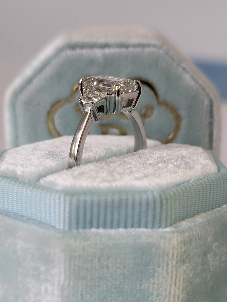 3.40 Carats Lab Grown Emerald Cut with Trapezoid Side Stones