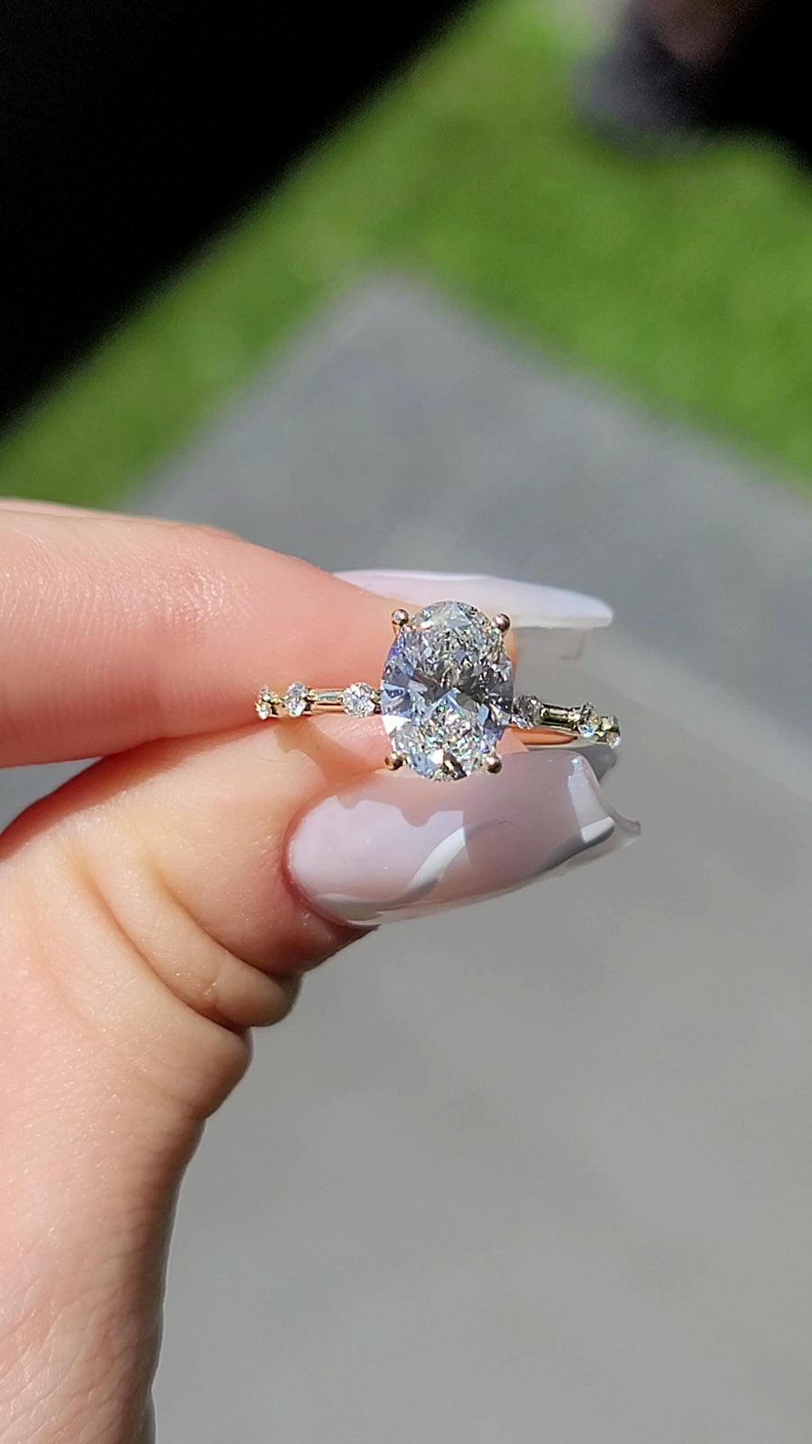 HELP is my ring too big? : r/EngagementRings