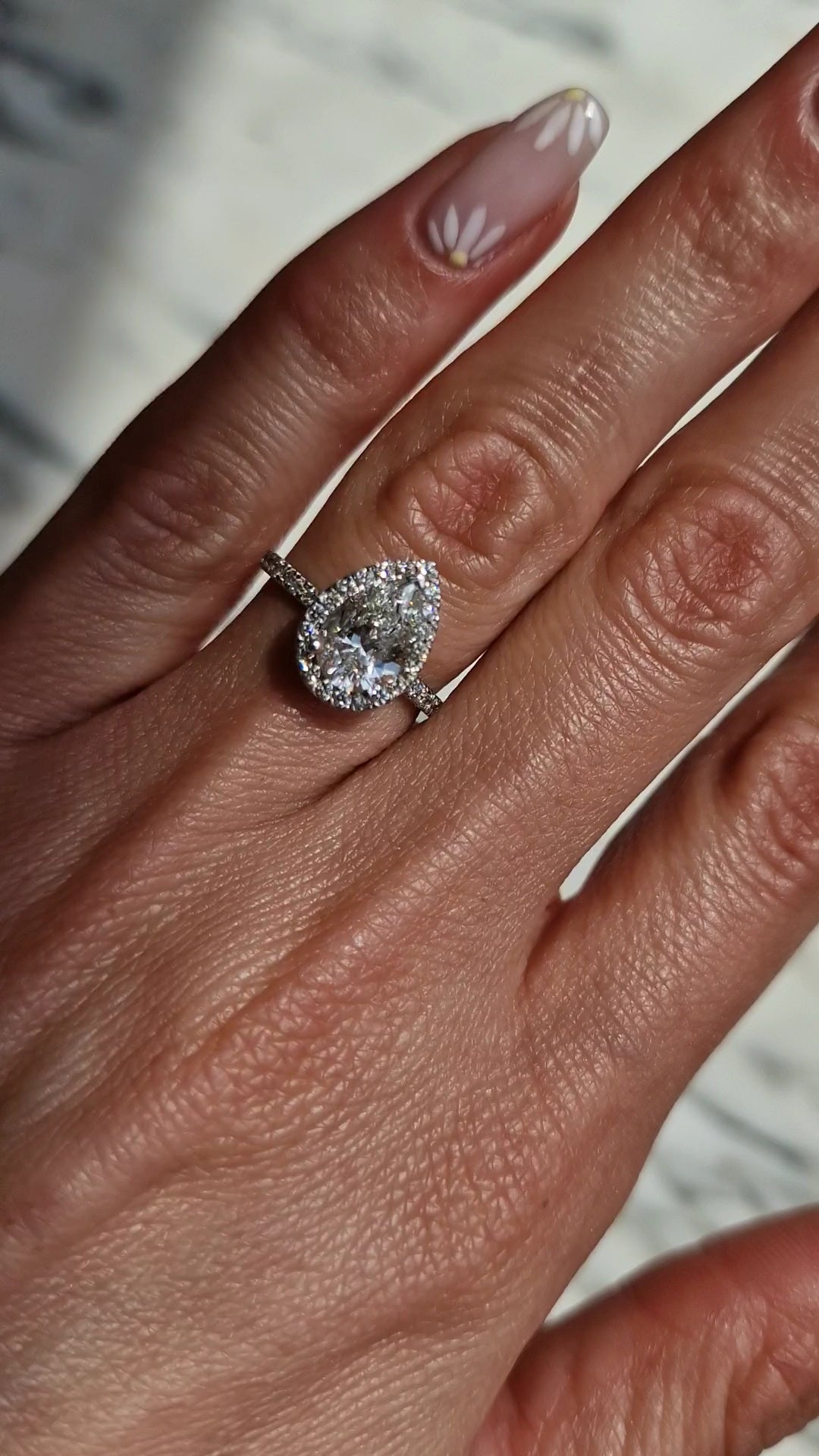 Zoom-image-pear-diamond-ring